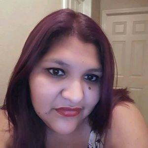 Meet your Posher, Desiree